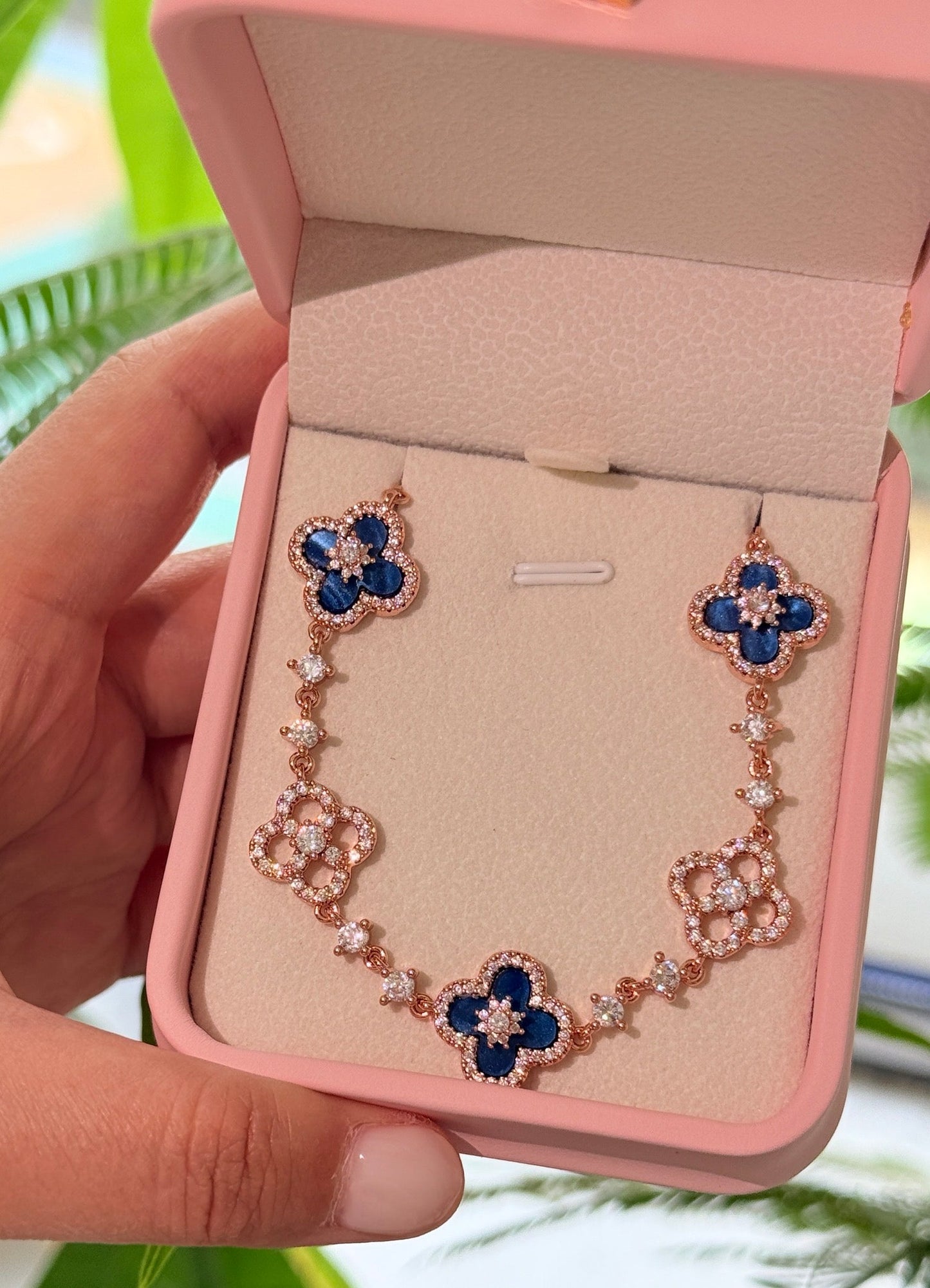 Crystal Flower Bracelet ❄️🌺